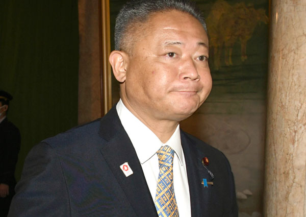 俺は知事だぞ！俺なんか共同代表だぞ！